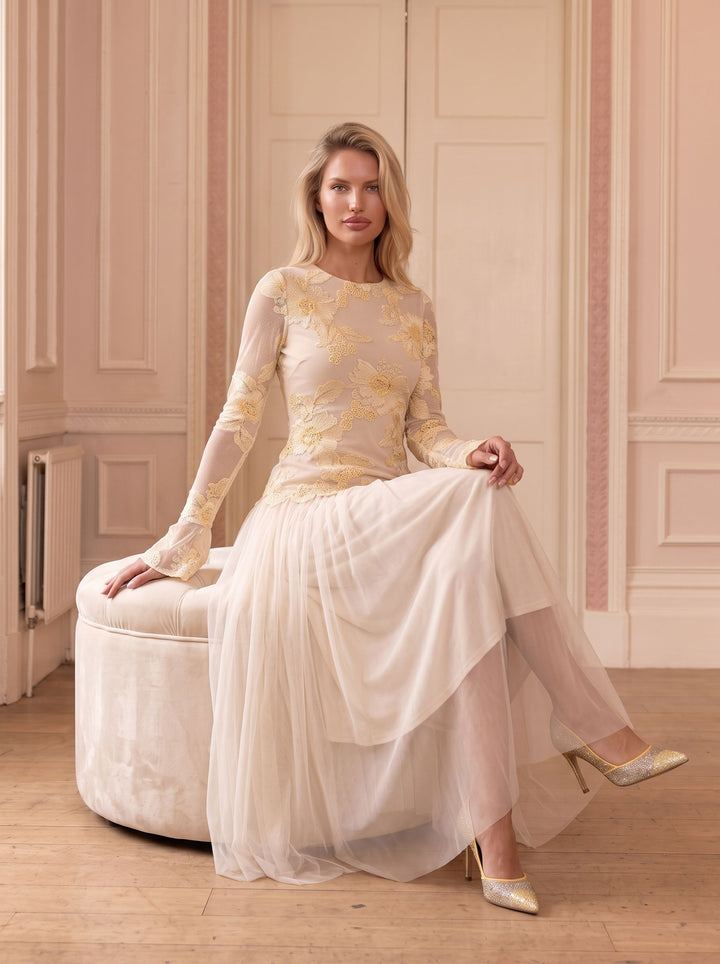Elegant Lace Applique Pleated Midi Dress