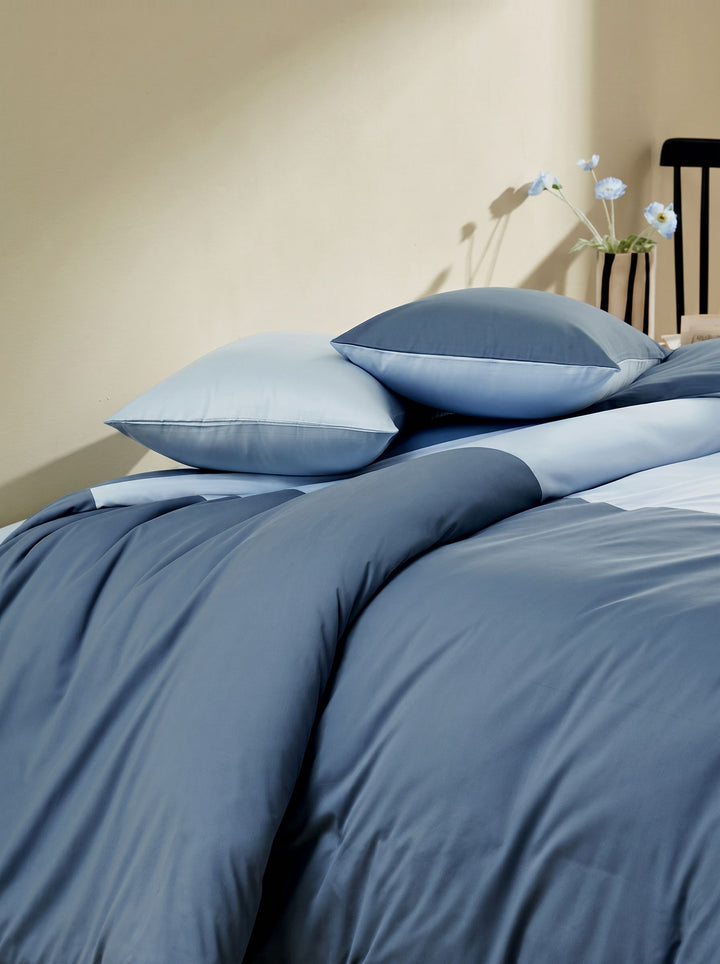 Soft Breathable Two Tone Bedding Set