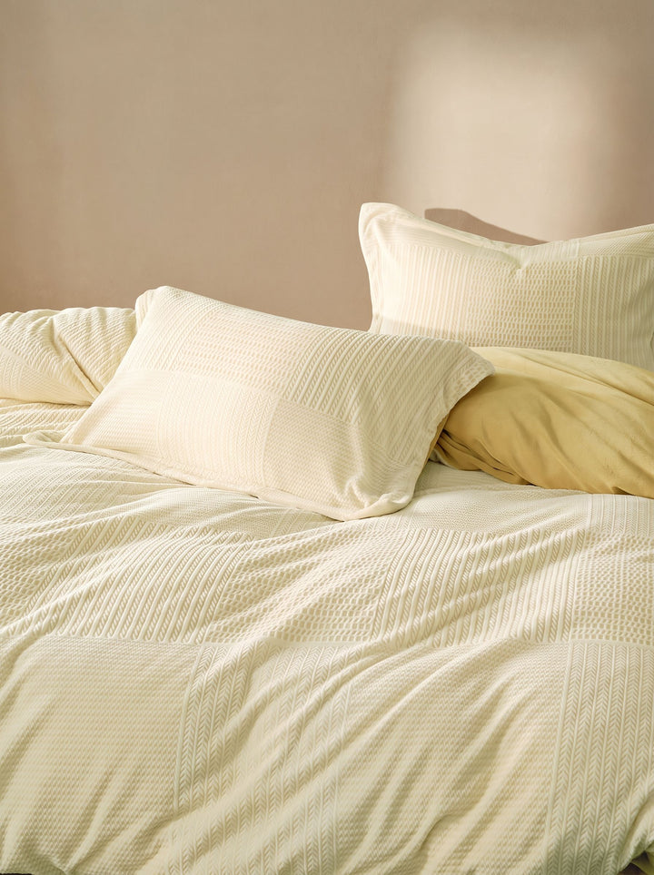 Anti Static Velvet Bedding Set