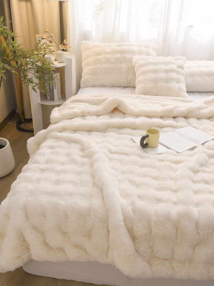 Ultra Soft Faux Fur Throw Blanket
