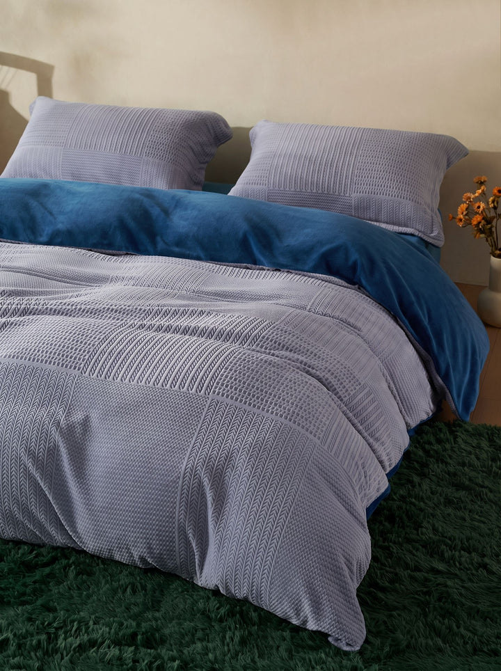 Anti Static Velvet Bedding Set