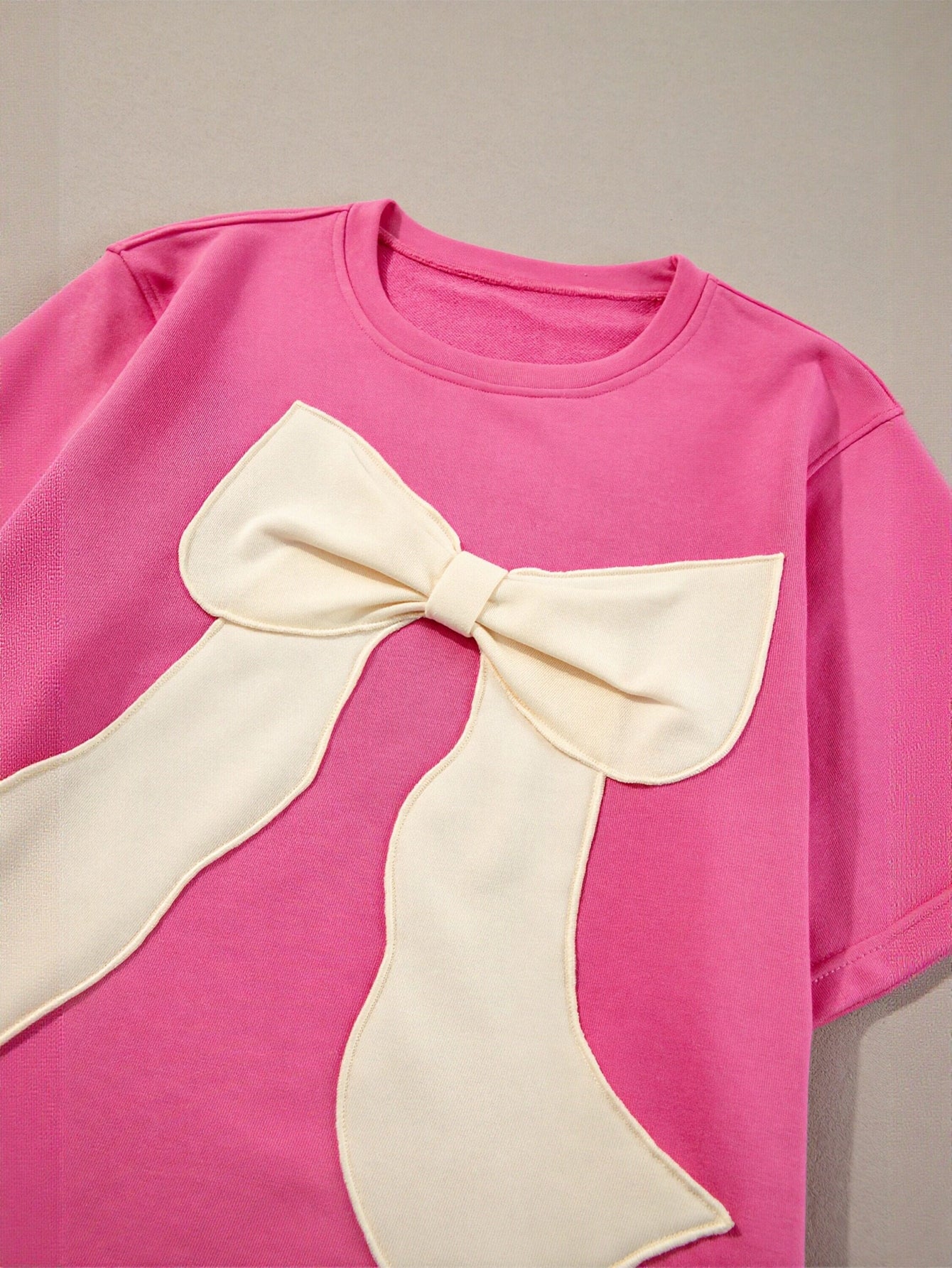 Oversized Bow Graphic Pink T-Shirt