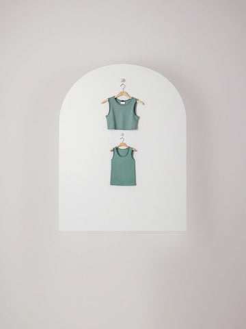 Sleeveless Contrast Trim Neckline Tank