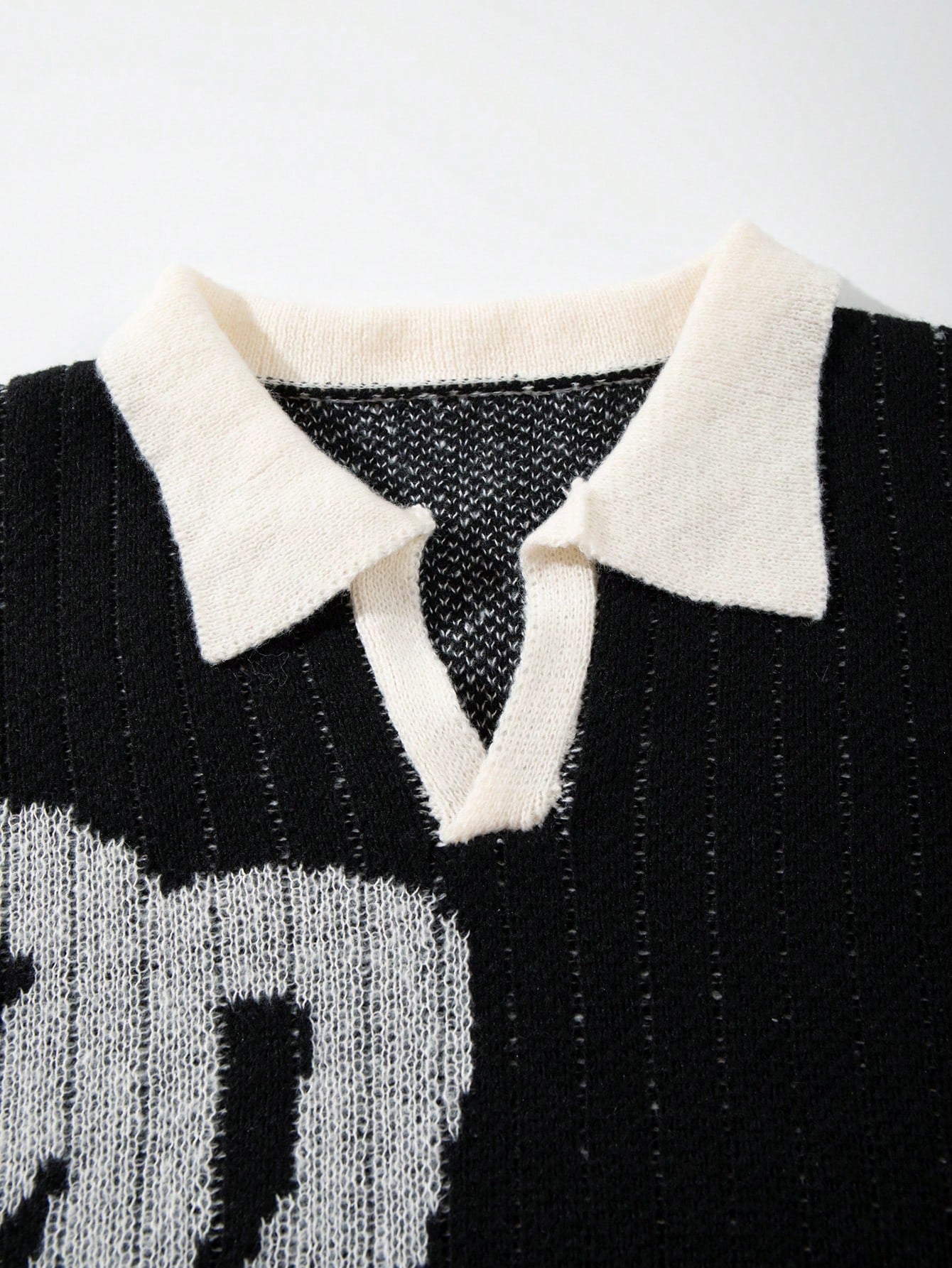 Oversized Graphic Collared Knit Sweater