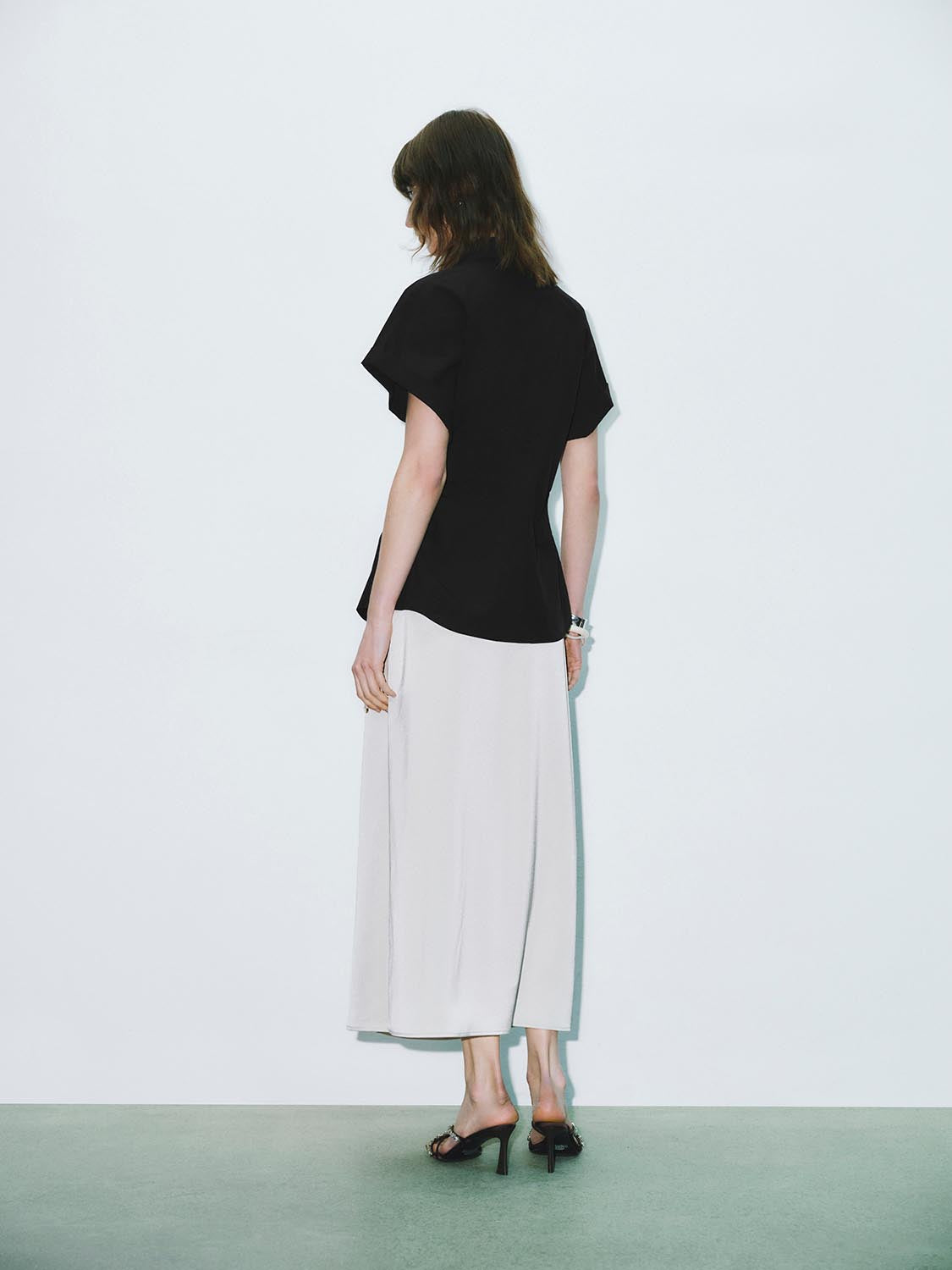 Urban Revivo Tapered Waist Short Sleeve Shirts-Black-Black