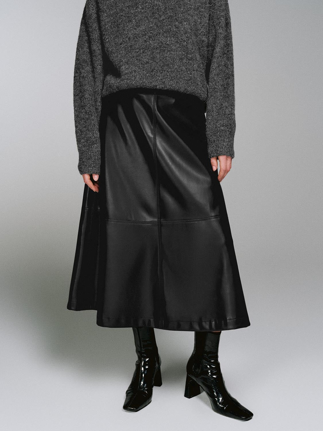 Urban Revivo Pull On Midi Skirts-Black