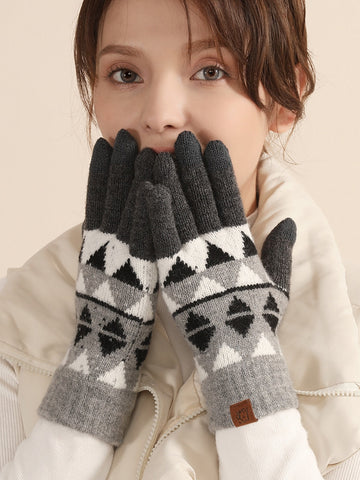 Cozy Geometric Pattern Winter Gloves