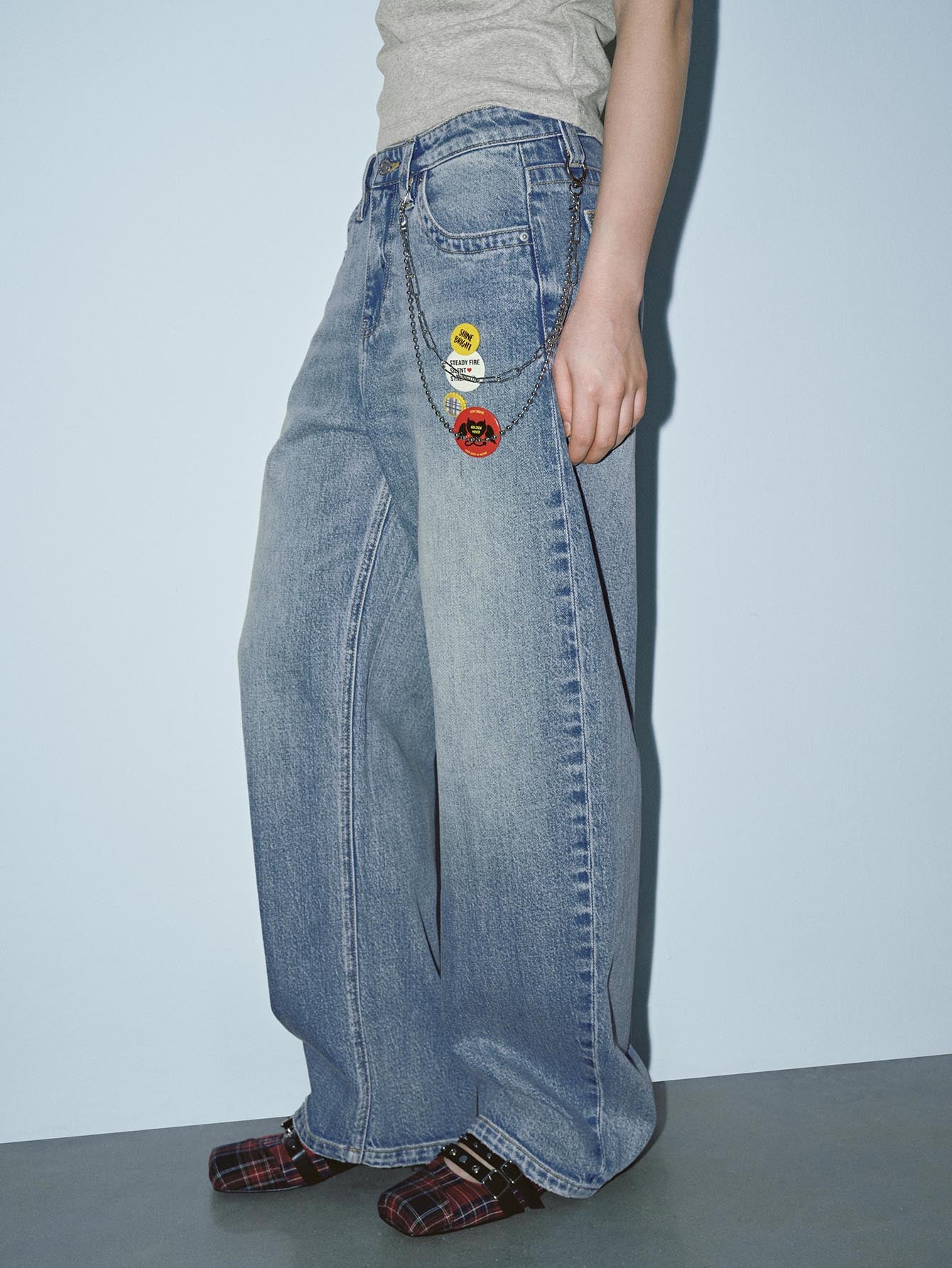 Urban Revivo Chain Detail Barrel Leg Jeans-Blue