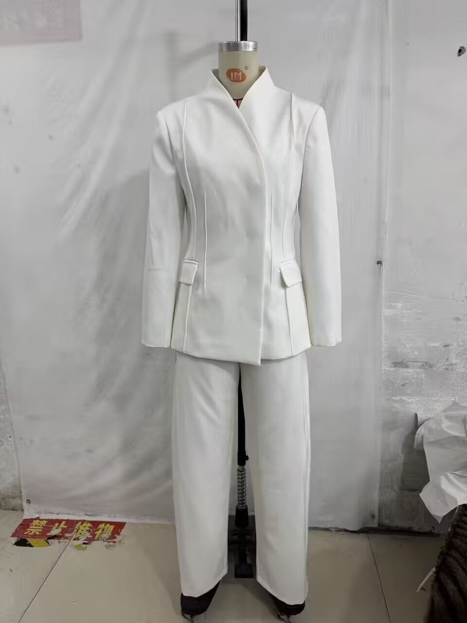Elegant Tailored White Pant Suit Set