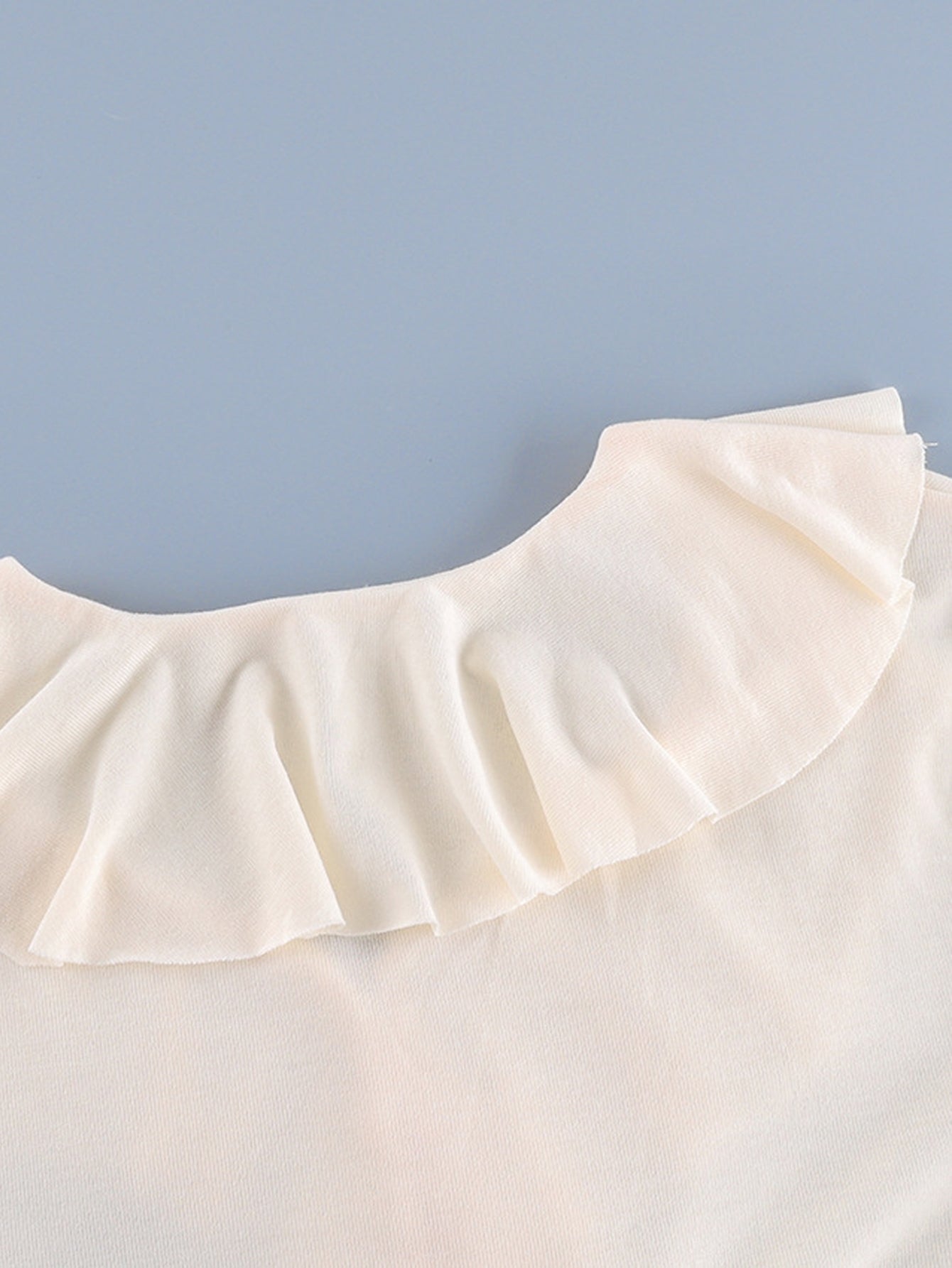 Ruffled V Neck Long Sleeve Pullover