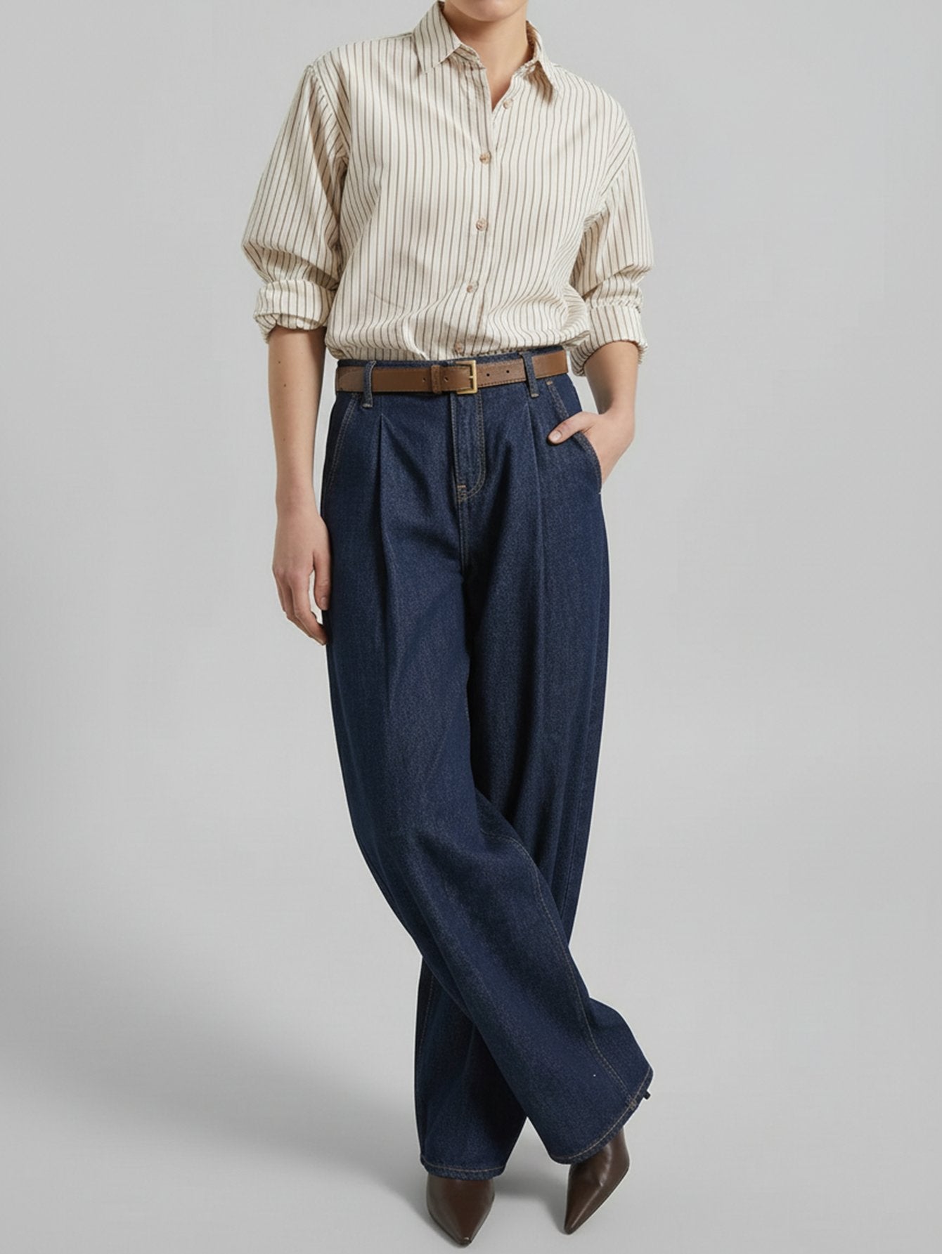Front Pleated Straight Jeans