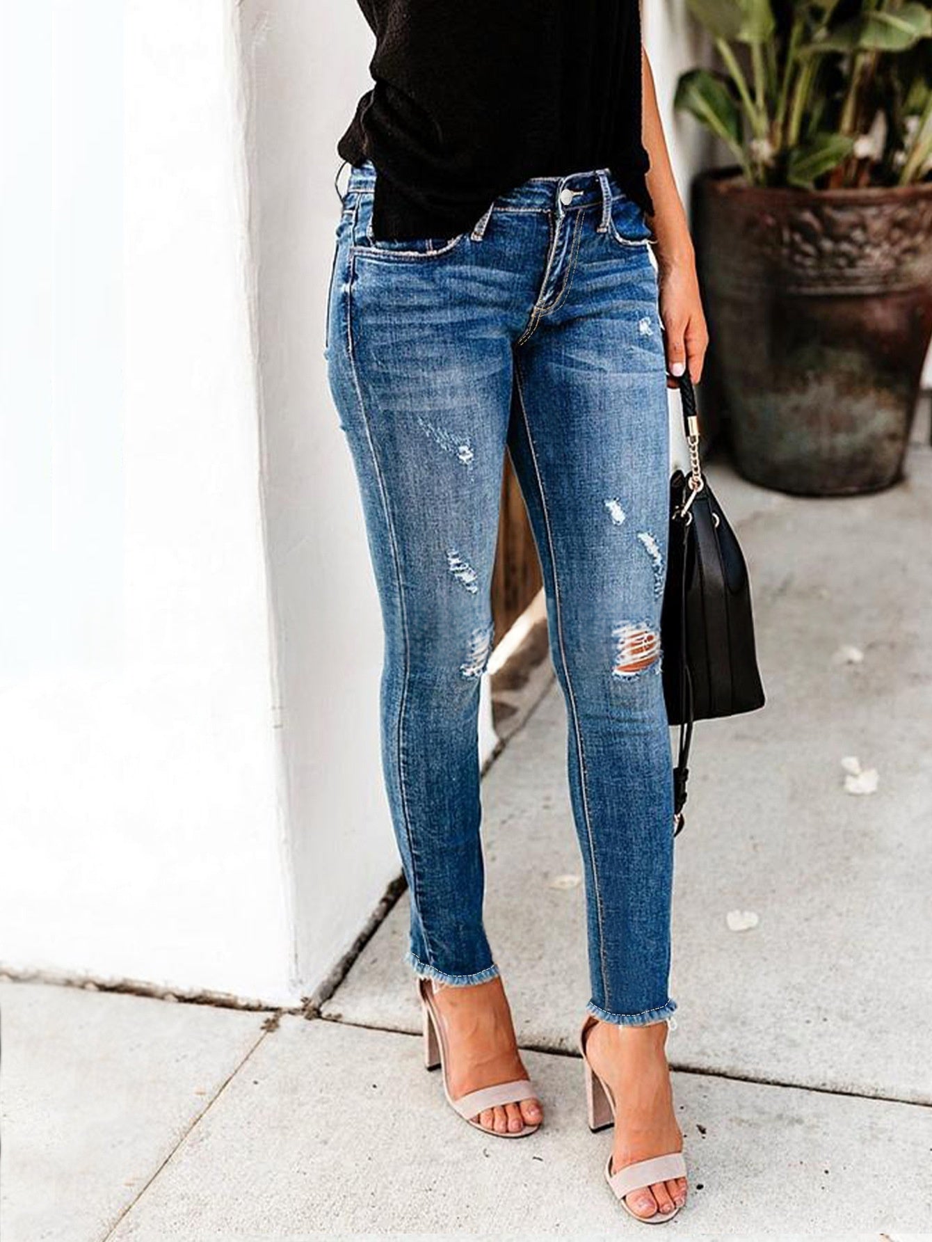 Distressed Frayed Hem Skinny Jeans