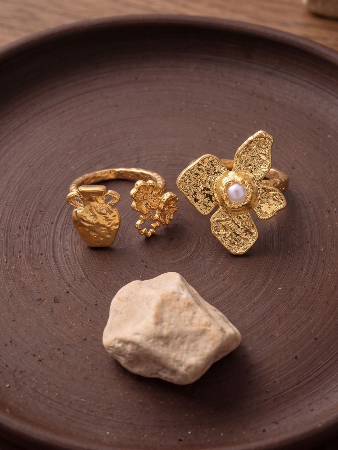 Gold Floral Vase Open Adjustable Ring