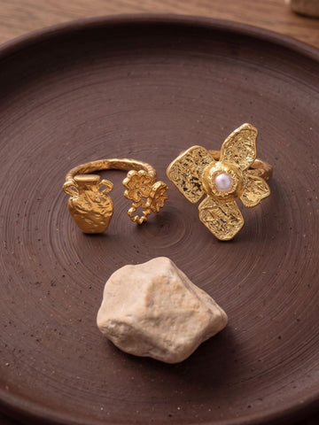 Gold Floral Vase Open Adjustable Ring