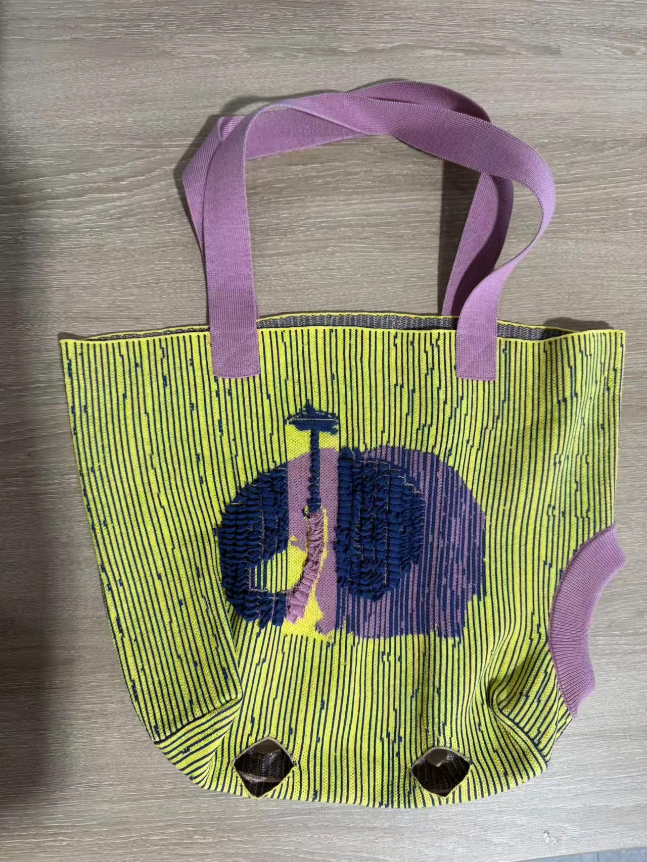 Textured Elephant Pattern Knit Tote Bag