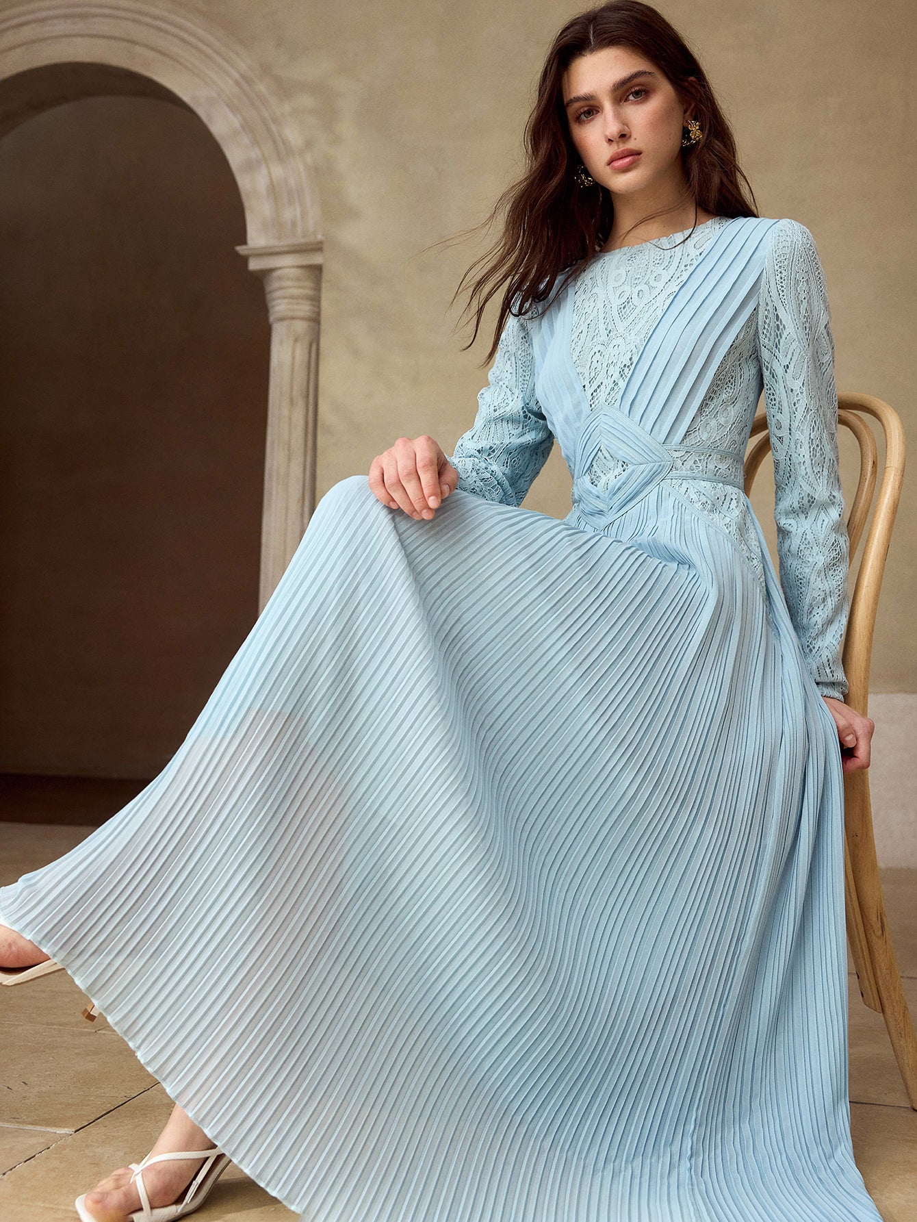 Elegant Lace Pleated Maxi Dress