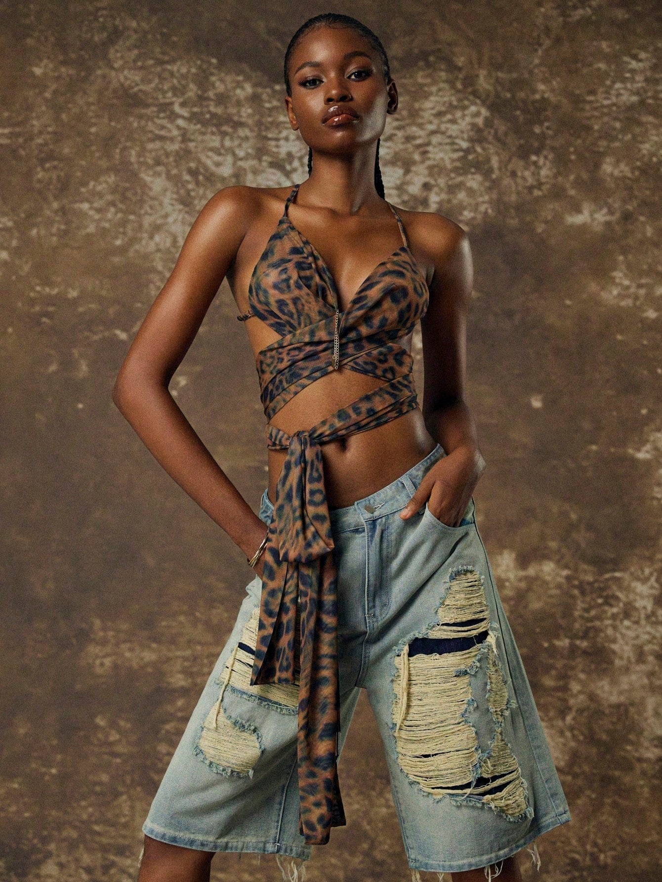 Distressed Frayed-Hem Vintae Denim Shorts-Washed Blue