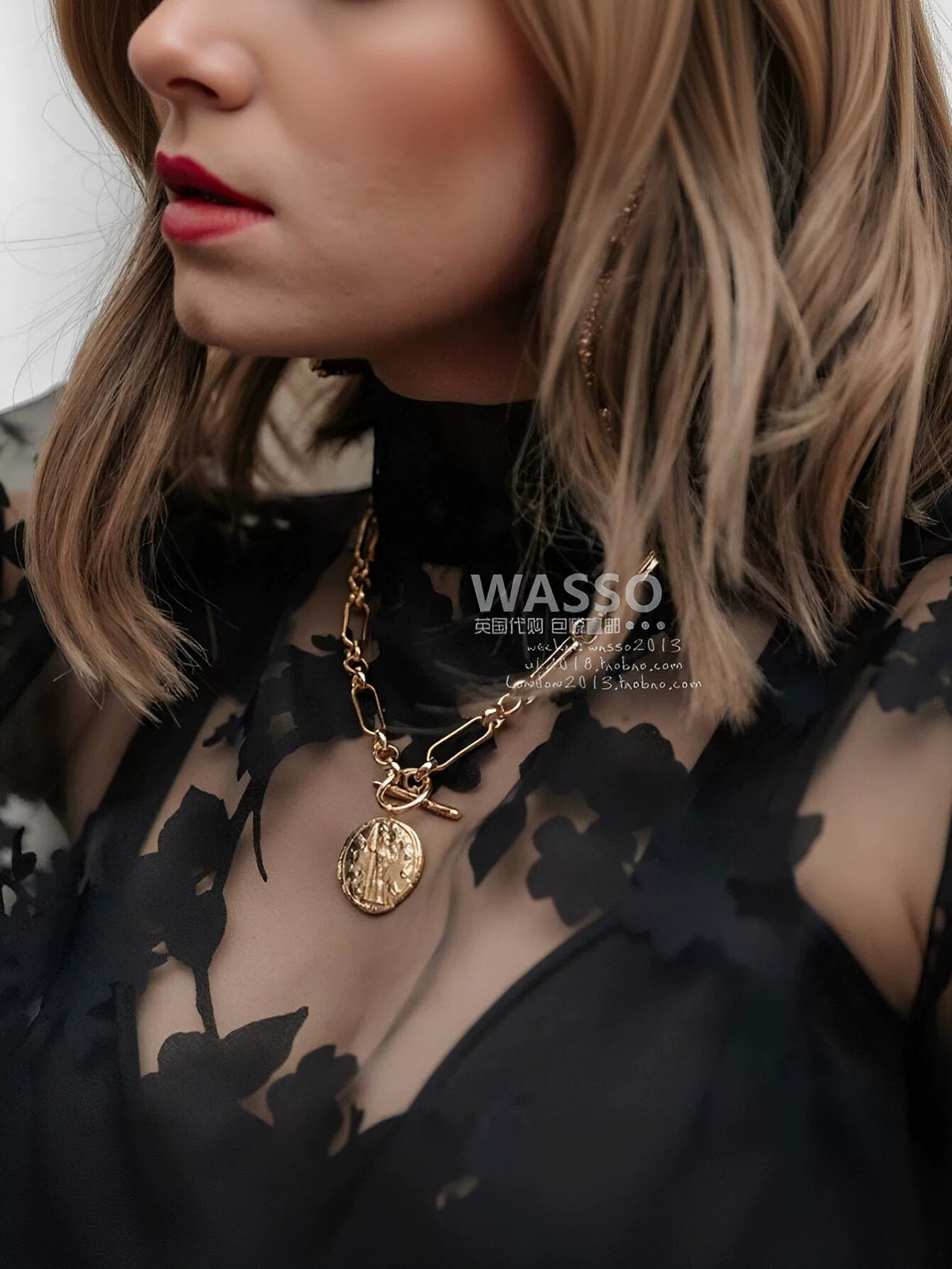 Minimalist Gold Paperclip Toggle Necklace