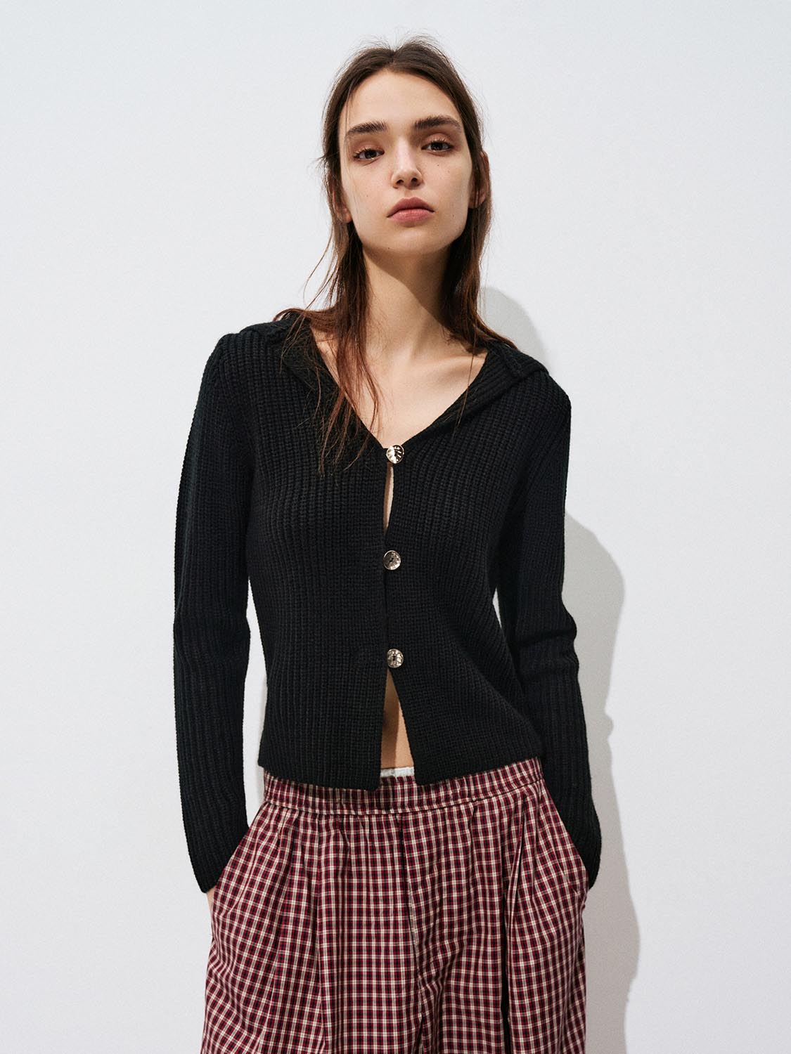 Urban Revivo V-Neck Button Up Knitted Cardigan-Black