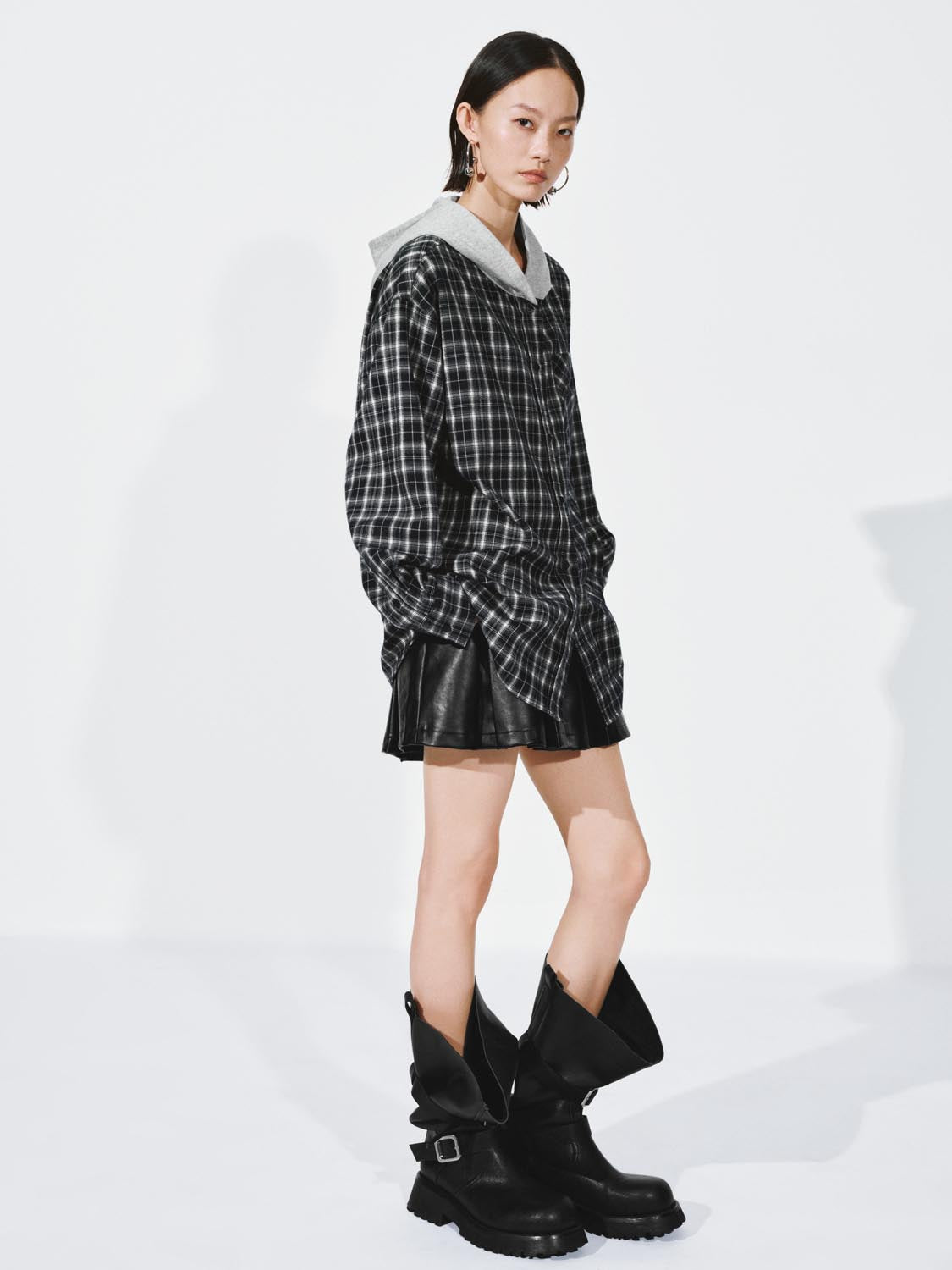 Urban Revivo Faux Leather Buckle Detail Pleated Mini Skirts-Black