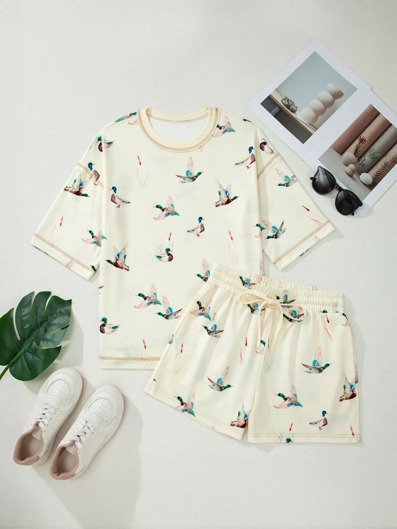 Cozy Duck Print Lounge Shorts Set