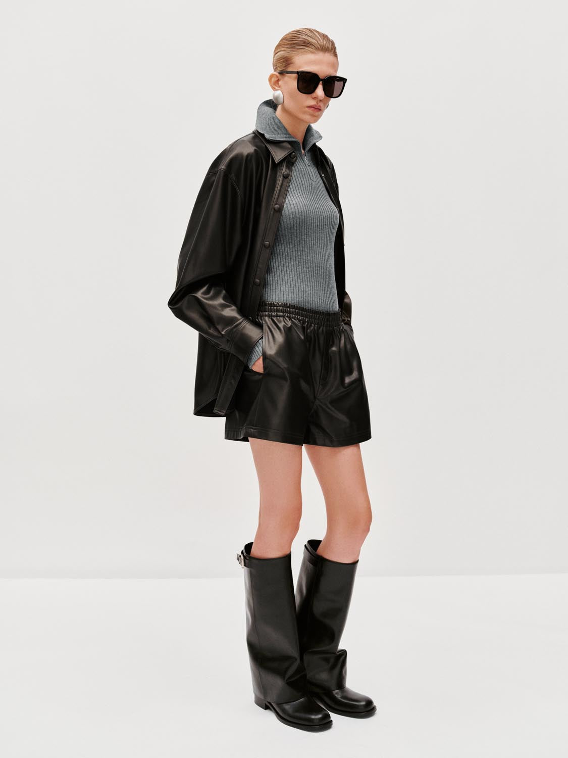 Urban Revivo Pull On Shorts-Dark Brown