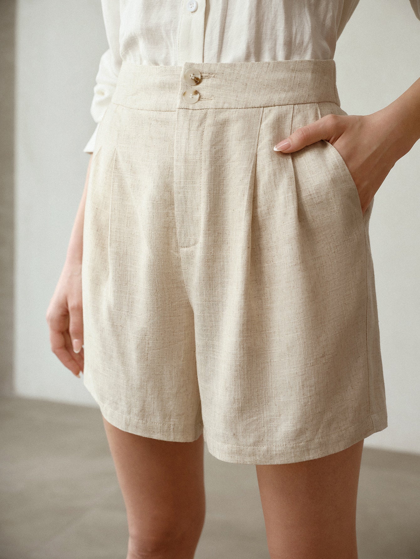 High Waisted Pleated Linen Shorts