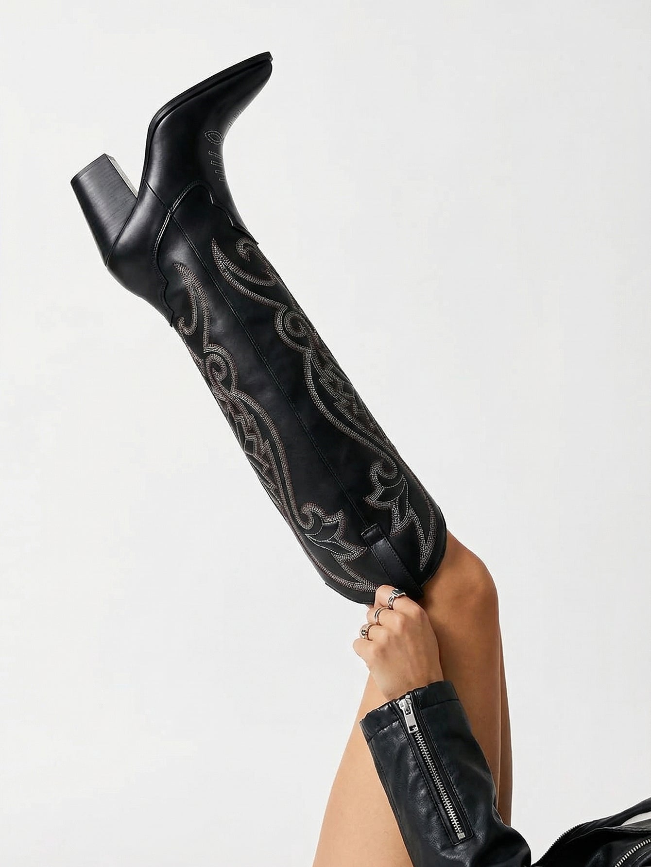 Embroidered Pointed-Toe Block-Heel Elegant Cowboy Boots