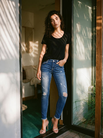 Distressed Frayed Hem Skinny Jeans