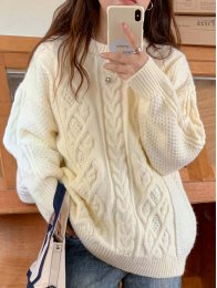 Cozy Oversized Cable Knit Sweater