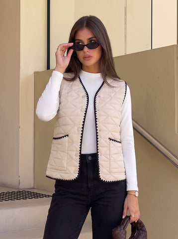 Lightweight Quilted Contrast Trim Vest