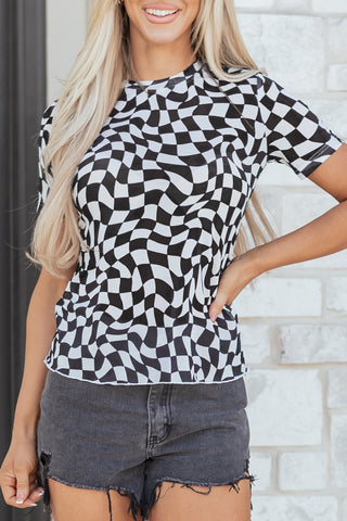 Wavy Checkered Print Fitted T-Shirt