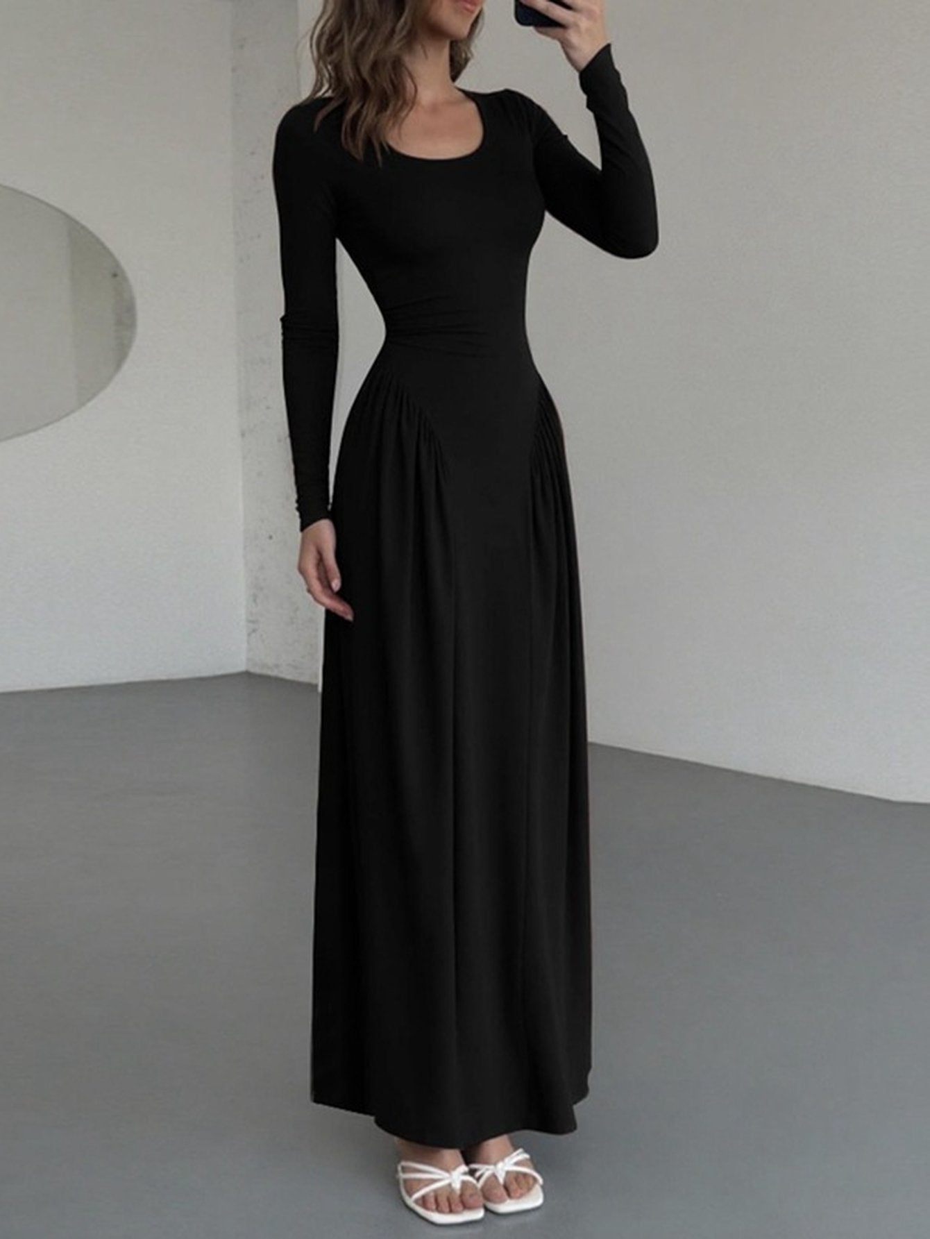 Elegant Scoop Neck Maxi Dress
