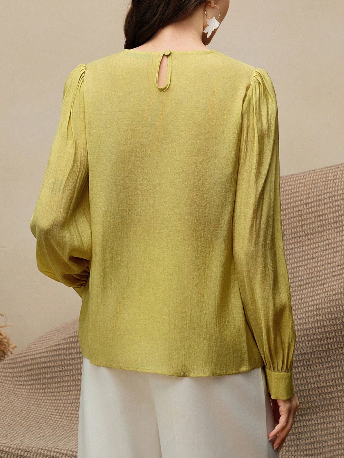 Floral Applique Puff Sleeve Chiffon Blouse