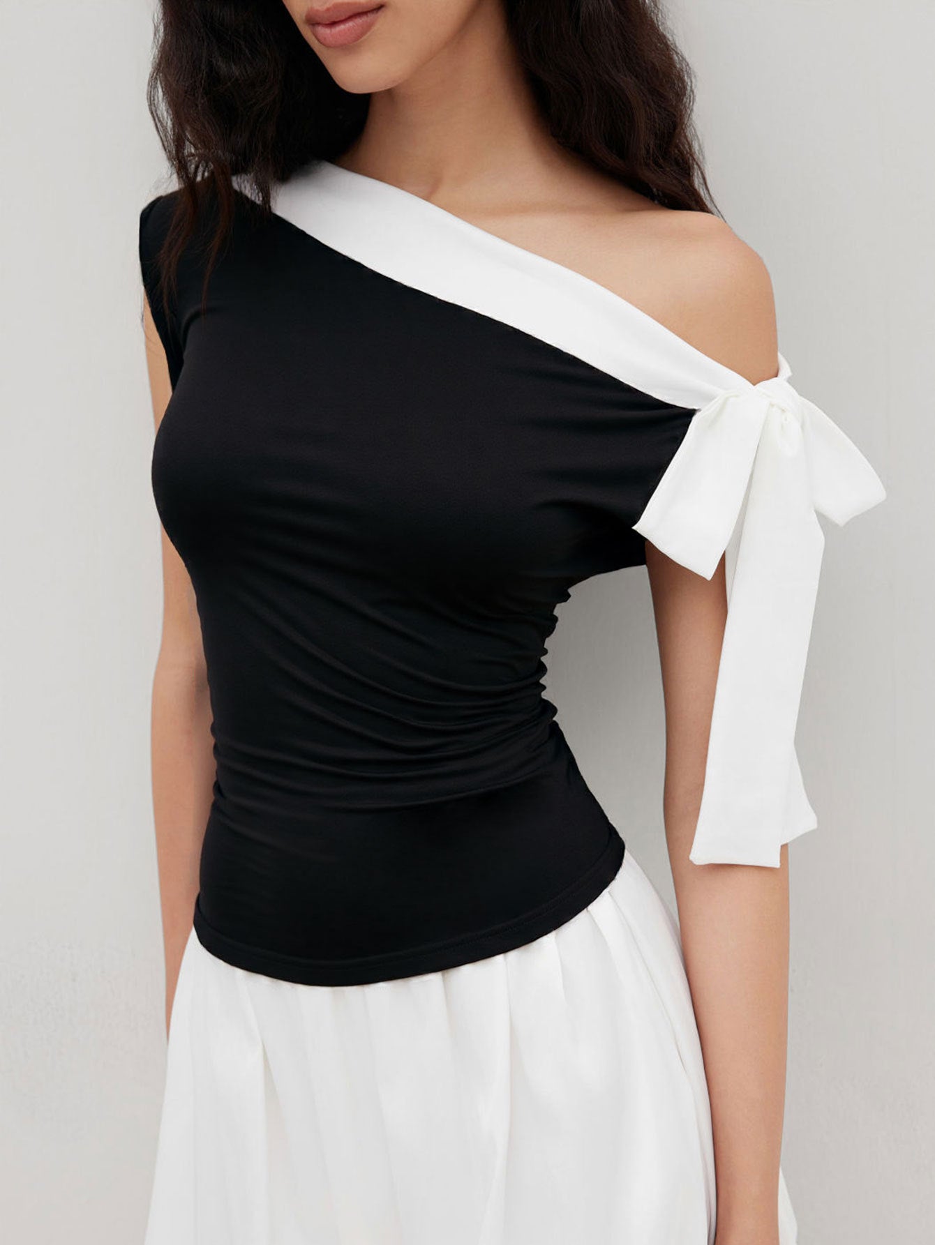 Off Shoulder Tie-Detail Chic T-shirt