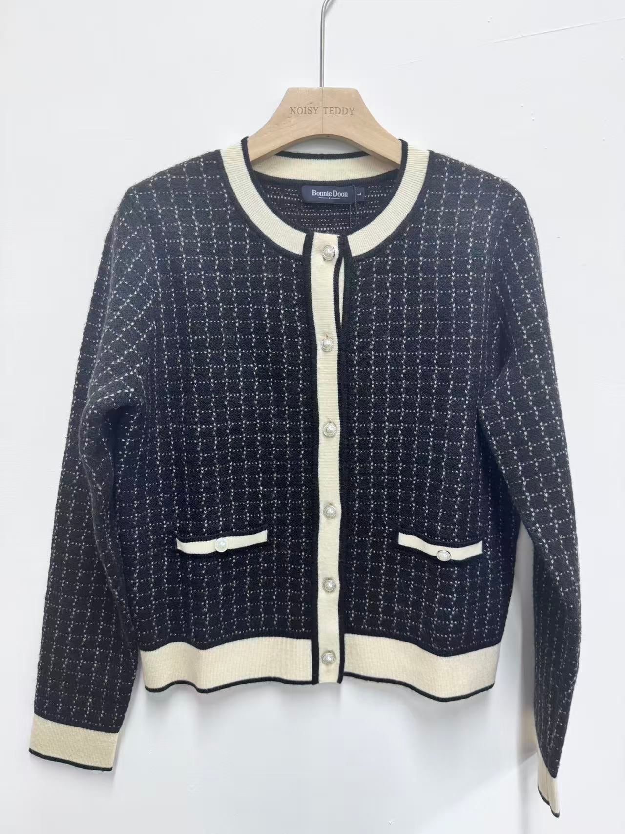 Elegant Contrast Trim Knit Cardigan