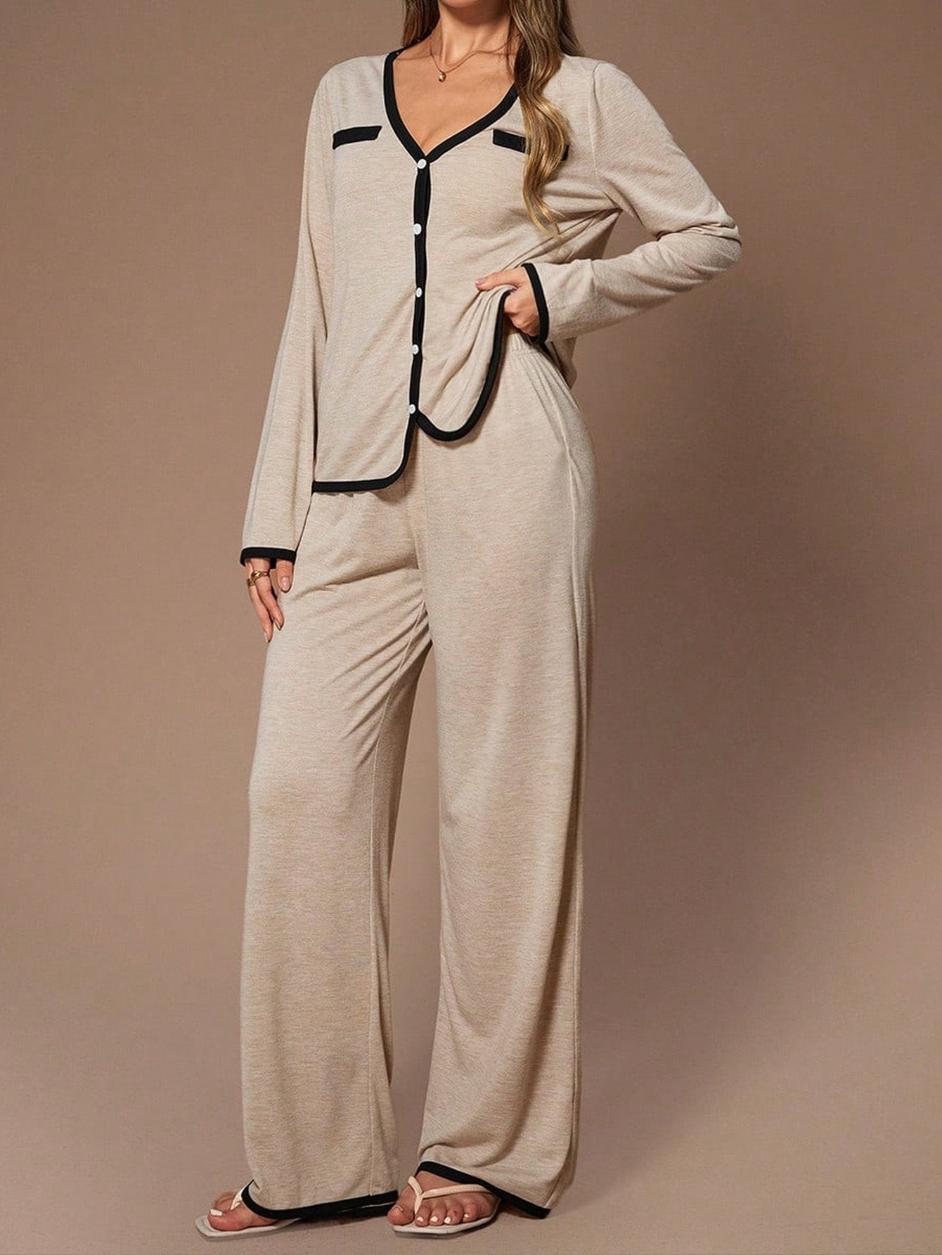 Soft Contrast Trim Button Lounge Set