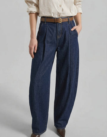Front Pleated Straight Jeans