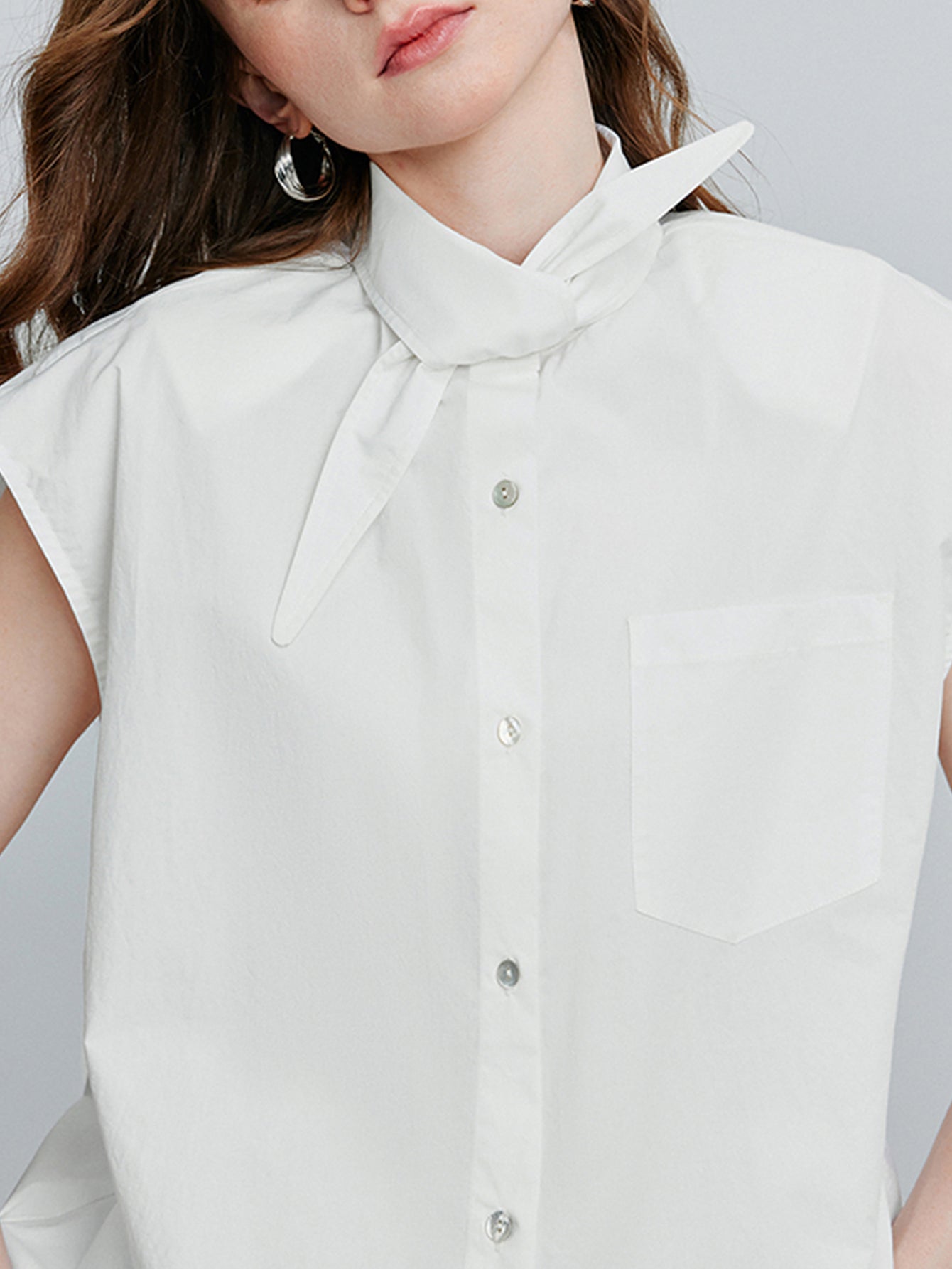 Large Pointy Collar Sleeveless Chic Blouse