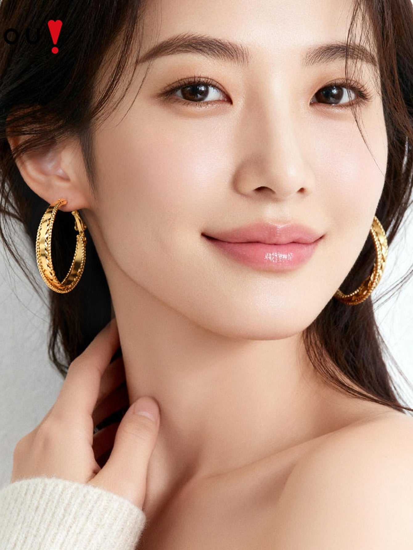 Textured Gold Minimalist Hoop Earrings