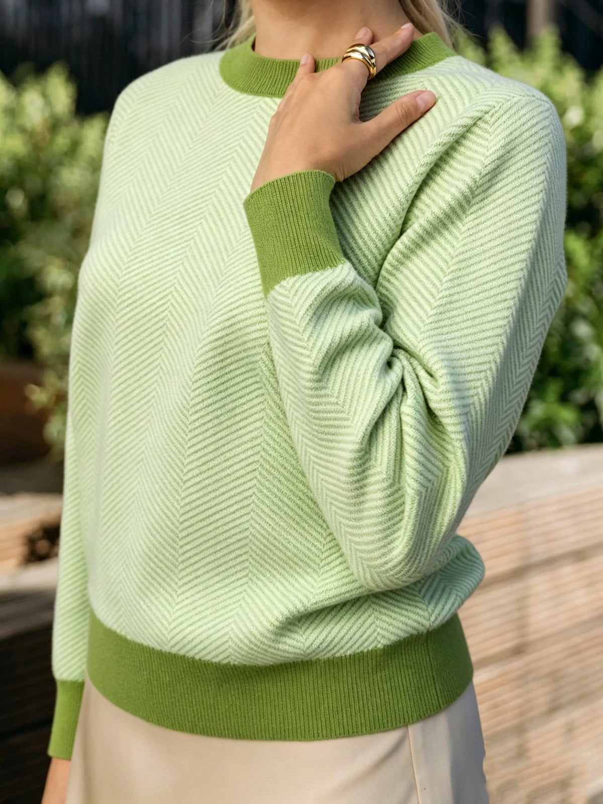 Chevron Pattern Crewneck Knit Sweater