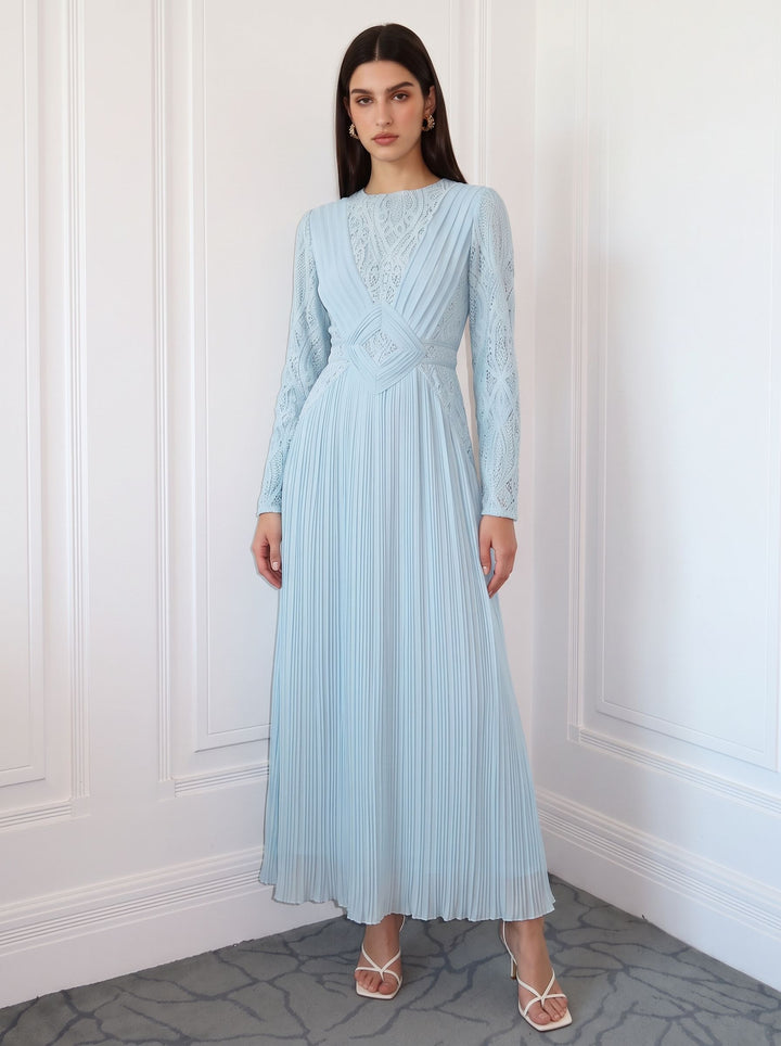 Elegant Lace Pleated Maxi Dress