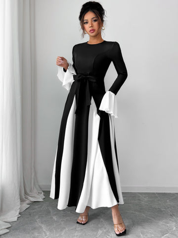 Elegant Colorblock Bell Sleeve Maxi Dress