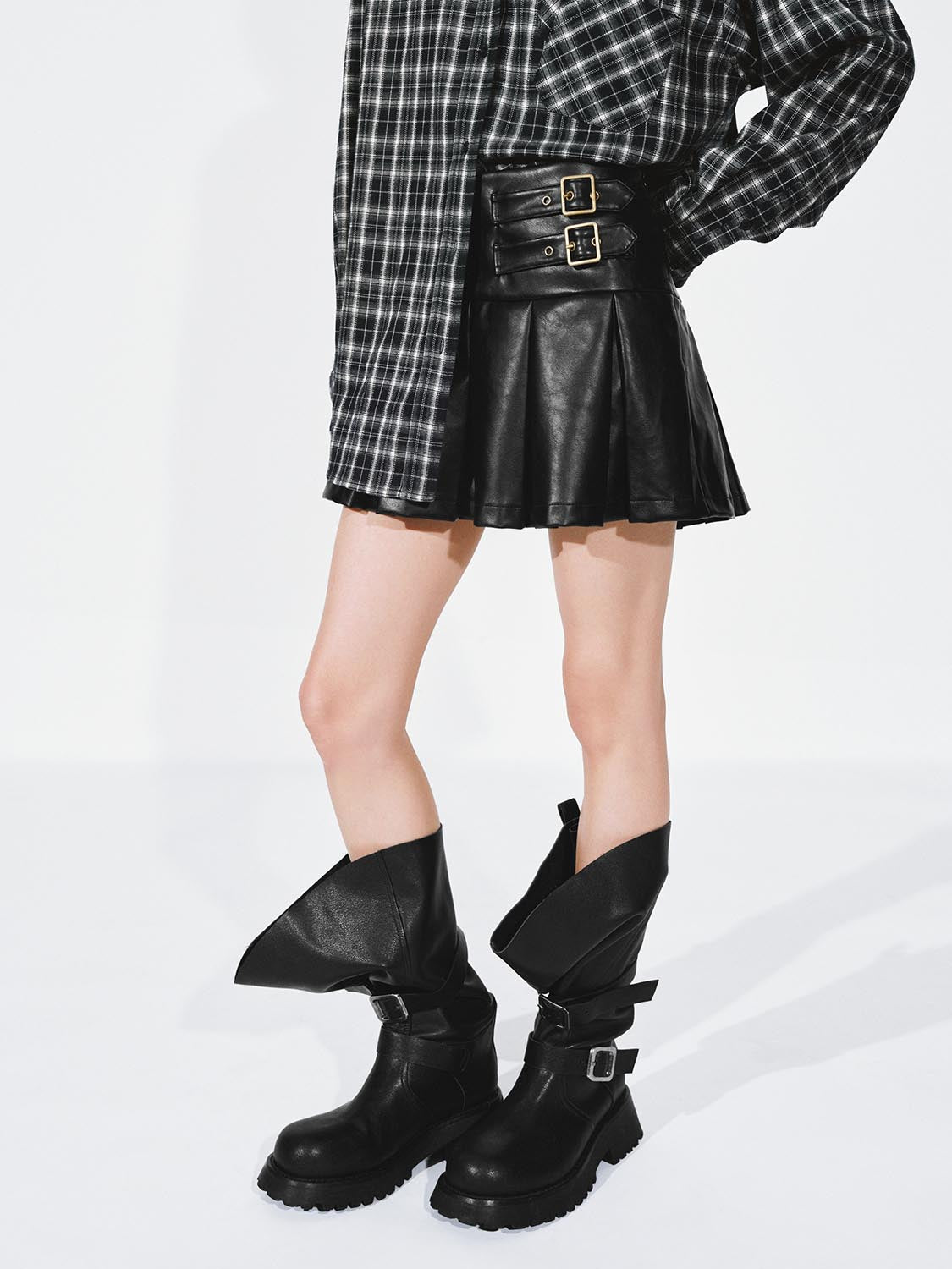Urban Revivo Faux Leather Buckle Detail Pleated Mini Skirts-Black