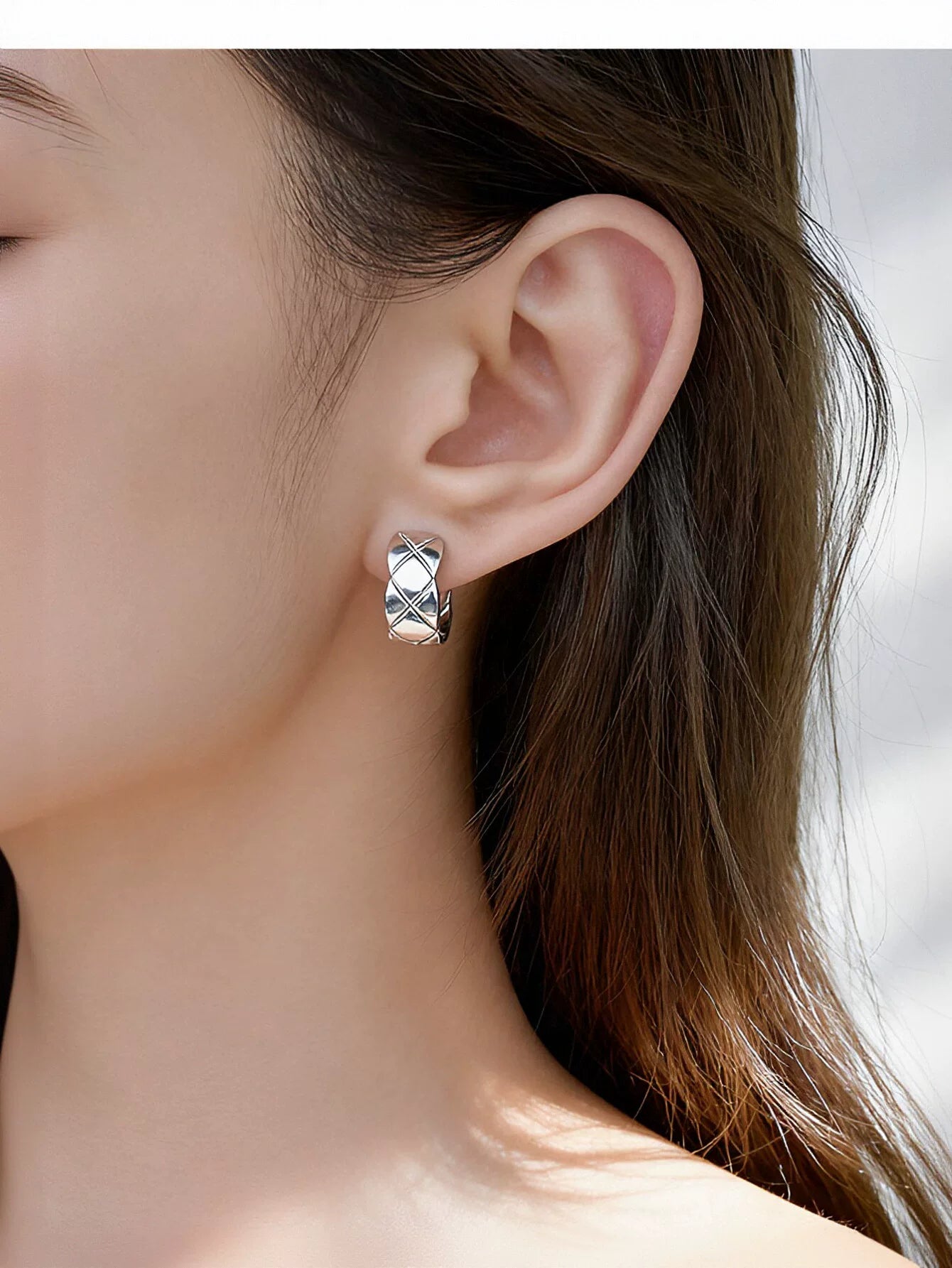 Minimalist Quilted Silver Hoop Earrings