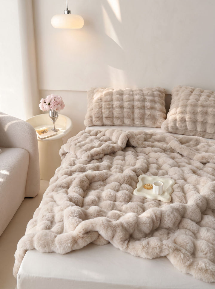 Ultra Soft Faux Fur Throw Blanket
