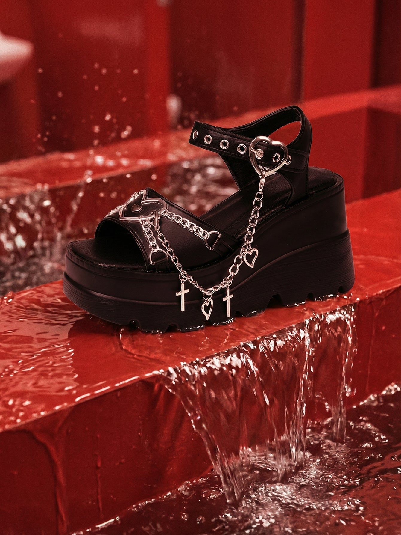 Heart-Strap Platform Edgy Sandals-Black