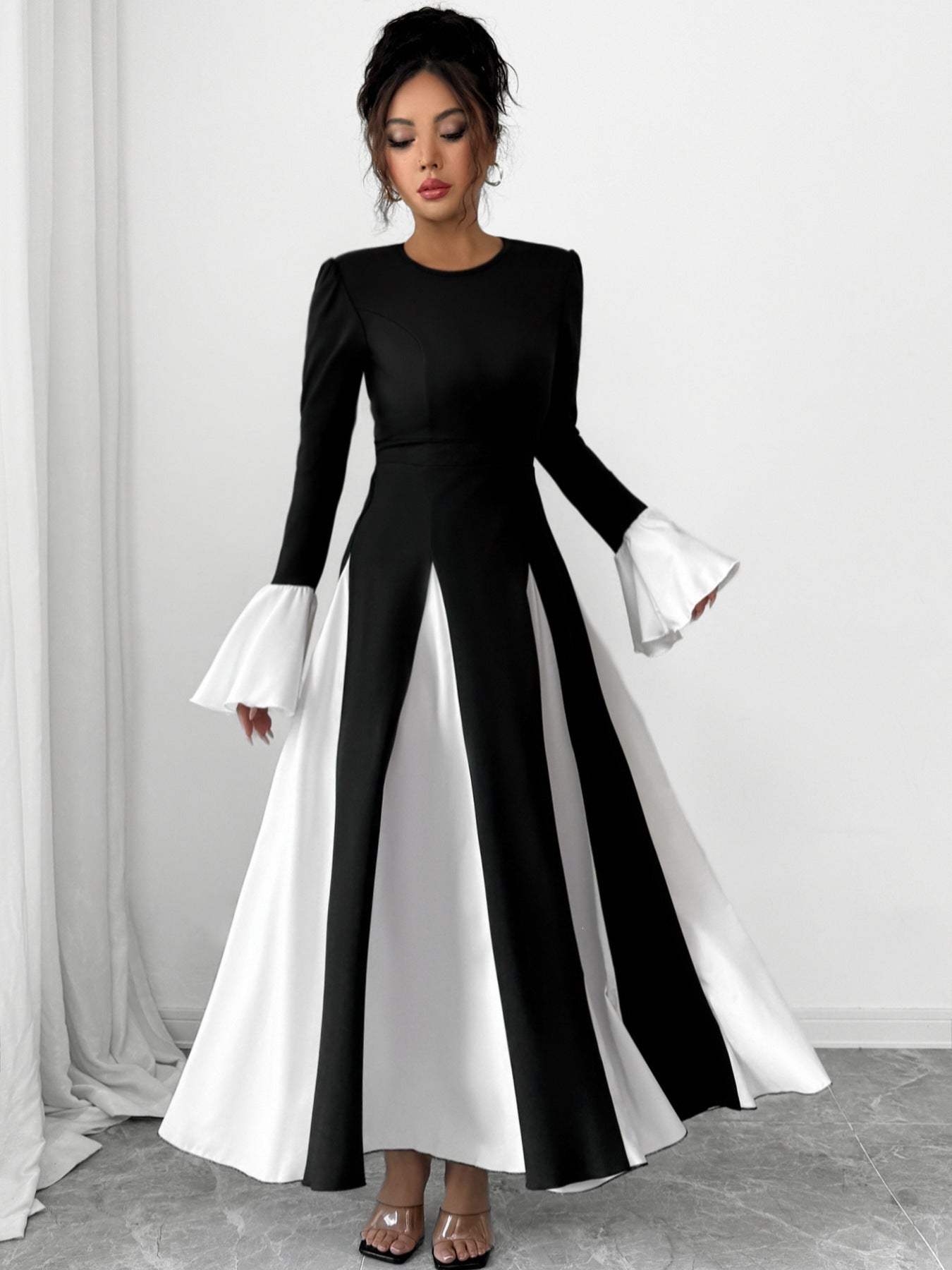 Elegant Colorblock Bell Sleeve Maxi Dress