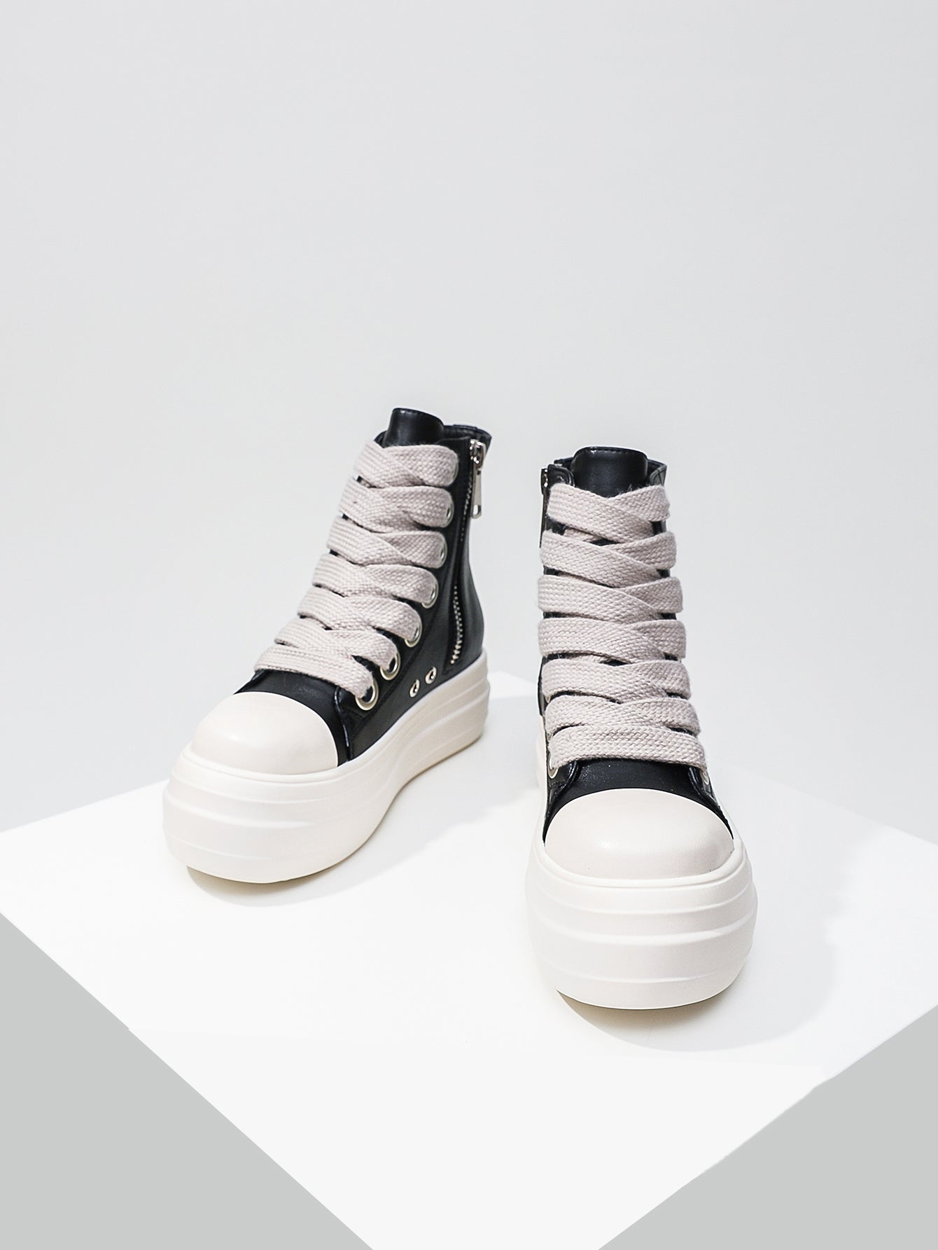 Chunky Platform Zip-Detail Edgy Boots[Note:Runs Small,Go One Size Up]