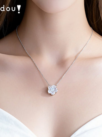 Dainty Sparkling Flower Pendant Necklace
